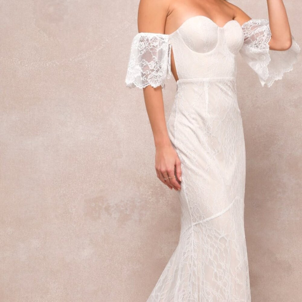 Brand New With Tags! Selling because I Found another dress